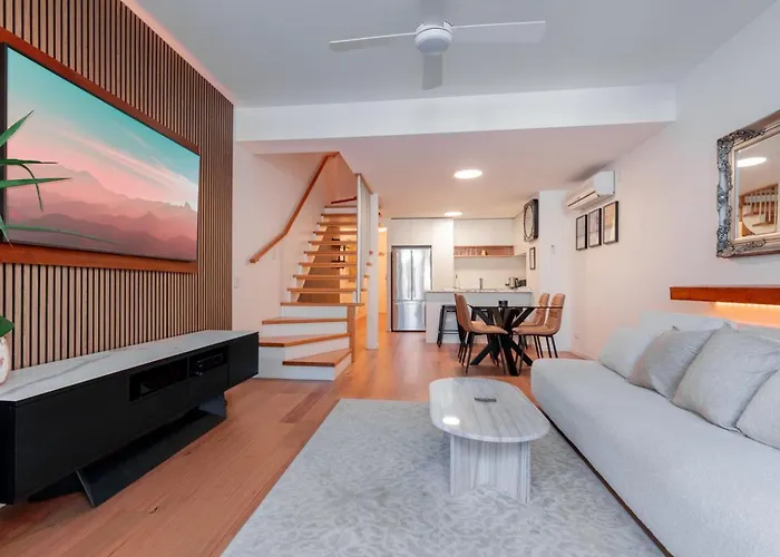 2 Bed Apartment Metres From Bulimba Ferry On Oxford Street